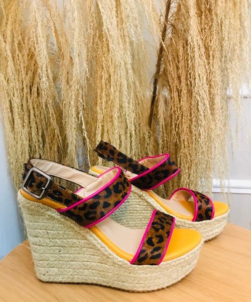 Sandália Anabela Animal Print -