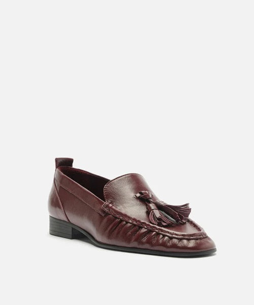 Mocassim Vinho Couro Bico Redondo Barbicacho -