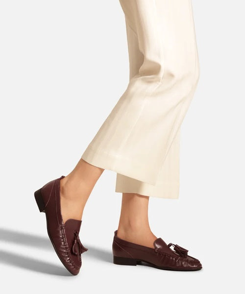 Mocassim Vinho Couro Bico Redondo Barbicacho -