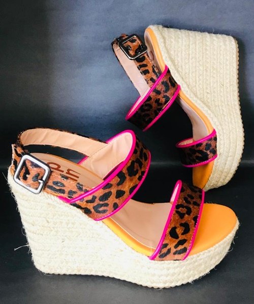 Sandália Anabela Animal Print -