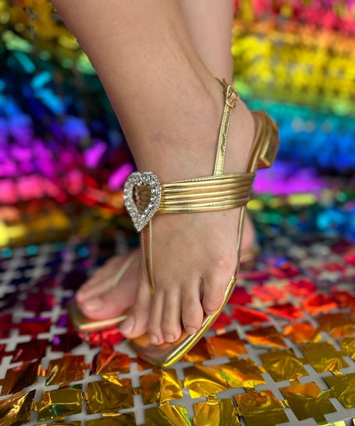 Sandália Rasteira Coração Dourado -