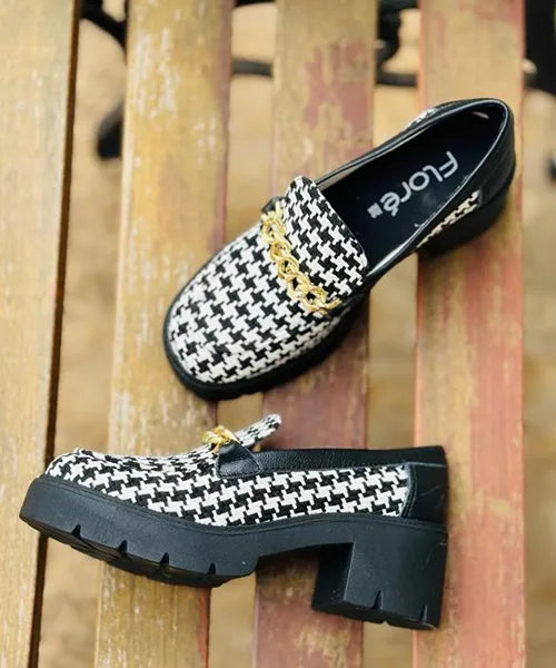 Mocassim Xadrez Corrente Dourada -