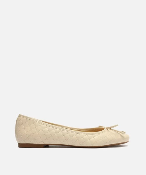 Sapatilha Off-White Matelassê Bico Redondo