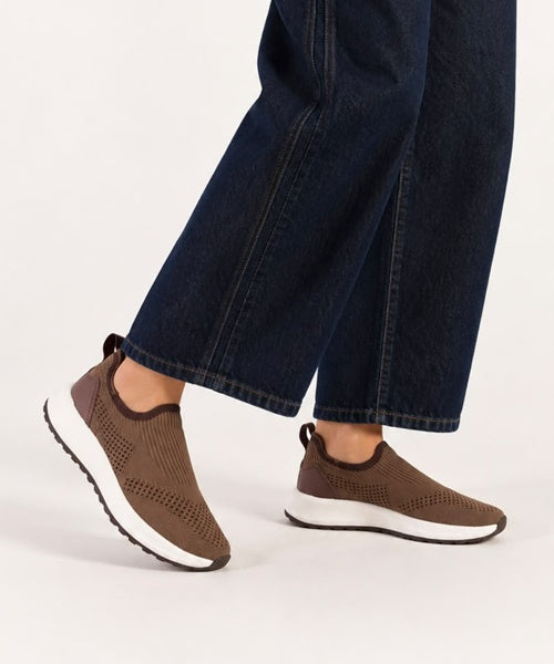 Tênis Slip On Tricot Marrom