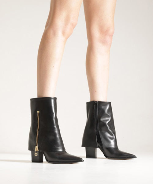 Bota Preta Couro Cano Médio Capa Zíper - Arezzo
