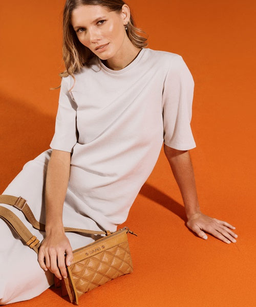 Bolsa Pequena em Nylon Mel