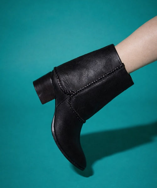 Bota Mikki Salto Bloco em Couro Preto