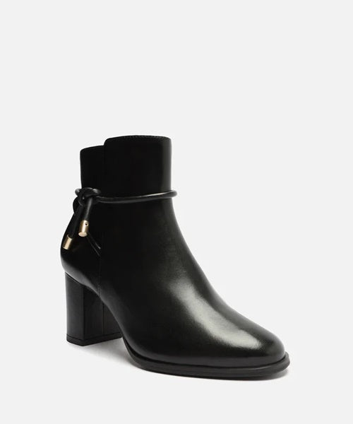 Bota Preta Couro Salto Médio Bloco Tira Nó