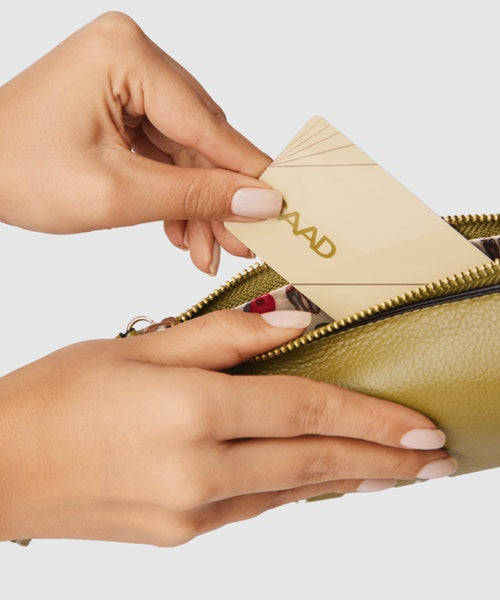 Mini Bolsa para Celular em Couro Salvia