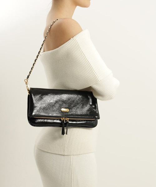 Bolsa Tiracolo Preta Couro Média Dobrável