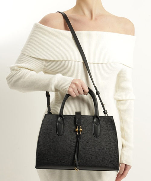 Bolsa Tote Preta Grande Detalhe Tiras Metal