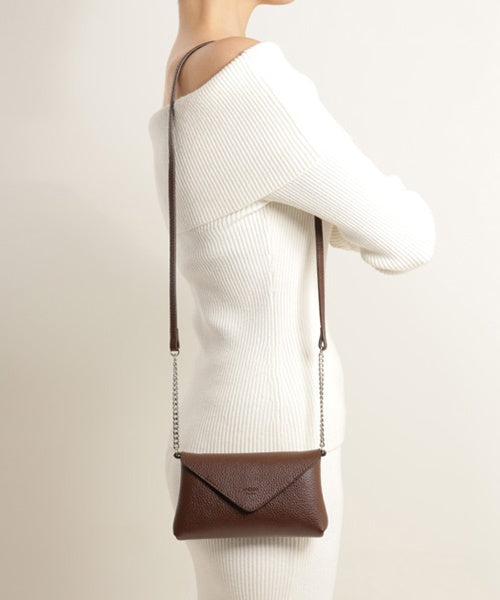 Bolsa Tiracolo Marrom Escura Giorno Pequena Envelope