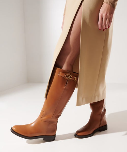 Bota de Cano Longo Montaria em Couro Caramelo