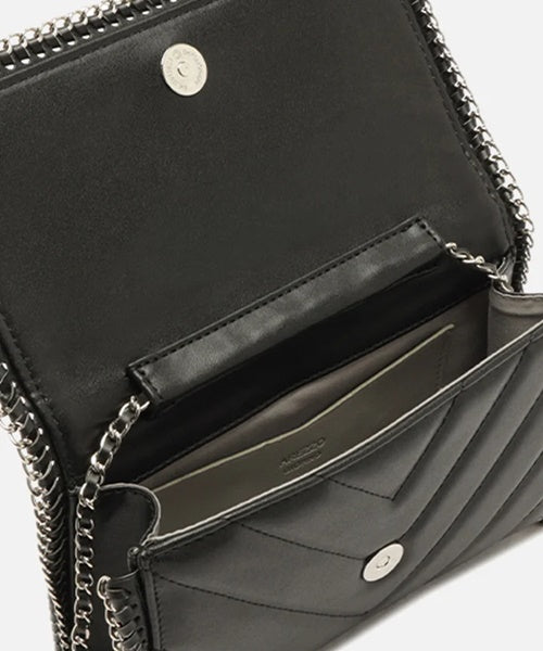 Bolsa Tiracolo Preta Pequena Matelassê Corrente