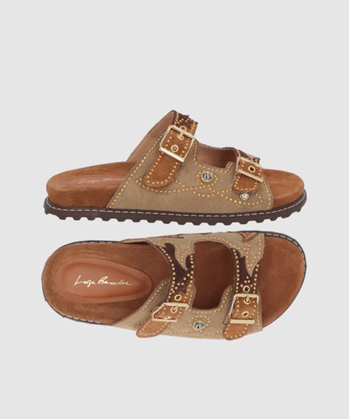 Papete em Camurça Bege Fendi com Fivela e Aplicações