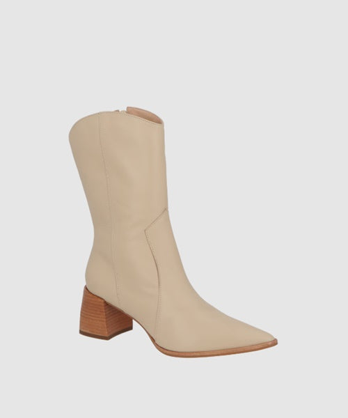 -Bota Cano Médio em Couro Nata
