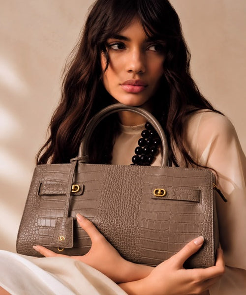 Bolsa Média em Couro Croco Dumbo