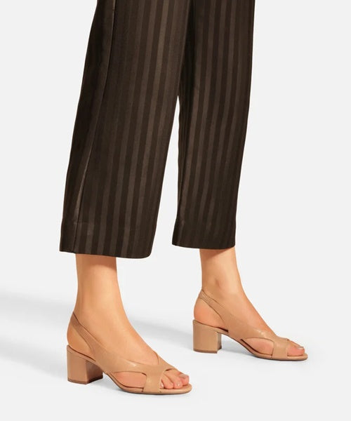 Sandália Nude Couro Bloco Tira Larga Slingback