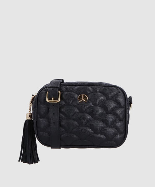 Bolsa Média em Couro Preto Matelassê Caliandra