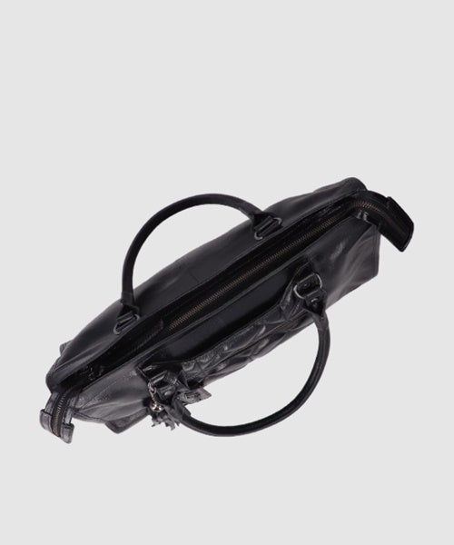 Bolsa Média em Couro Preto com Matelassê e Franjas