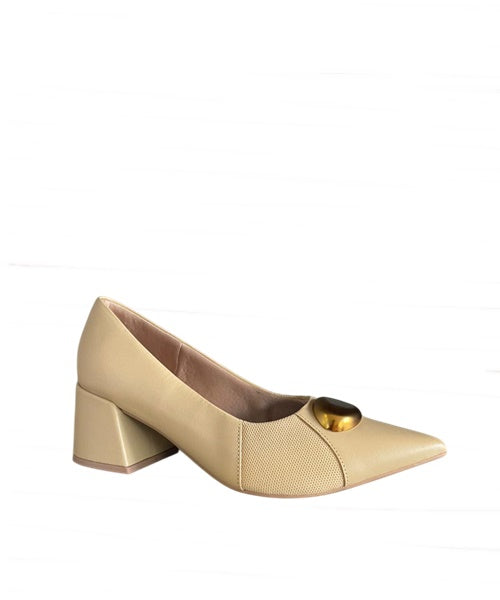 Sapato Scarpin em Couro Creme